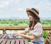 “넌 휴가가니? 난 워케이션 간다!”⋯정부 ‘생활인구’ 늘리기 첫 시동