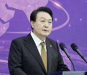 尹대통령 "세계적 유니콘 기업 대거 탄생하도록 뒷받침"