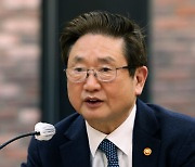 8기 예술위 만난 박보균…문예기금 재원 확충·역할 당부