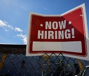 美고용시장 1월 일자리 52만개 '폭증'…실업률 53년 만에 최저(상보)