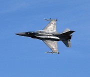유럽 목소리 높이면 美는 “예스”... F-16 지원도 탱크 각본대로?