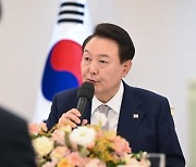 尹 지지율 34%, 설 이후 2%포인트 하락…"물가 대응 미흡"