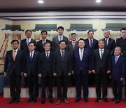 尹, 바라카 원전 주역들과 오찬···'팀코리아' 단결력 결속