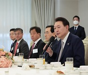 尹 "바라카 원전 성공… 제2·제3의 사례 창출할 것"