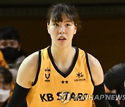 여자농구 KB 박지수, 손가락 부상으로 수술…사실상 시즌 아웃