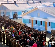 건군절 맞는 북한 "인민의 사랑 받는 군대가 강하고 훌륭한 군대"