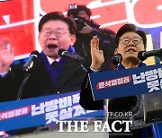 '장외투쟁' 이재명 "尹, 상대 죽여대는 정치보복 중" [TF사진관]
