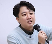 이준석, '安 대표 시 尹 탈당' 신평에 "당원 협박 극언"