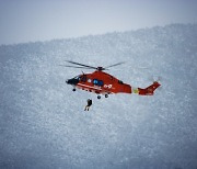 “얼음물 조난자 생존 시간은 15분”…공군 혹한기 구조 훈련