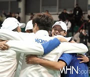 [Ms포토] 대한민국 테니스 대표 '얼싸 안고 기뻐하다'