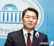 "윤핵관 표현, 대통령 공격" "선거개입"…대통령실·안철수 충돌