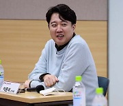 ‘安 대표 되면 尹 탈당’ 신평 발언 논란…이준석 “정말이라면 엄청난 스캔들”