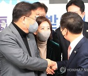 김기현, 이틀 만에 또 나경원 찾아가…羅心 잡으려 강릉까지