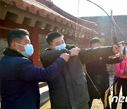 북한 "우리 조국, 우리 명절"…정월대보름 즐기는 주민들