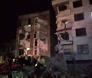 튀르키예 강진에 무너진 시리아 건물