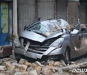 튀르키예 강진에 파손된 차량