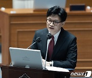 한동훈, 이재명 北 친서 의혹에 "허가받지 않은 접촉…분명한 위법"