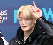 [E포토] NCT127 재현, '금빛 조각상'