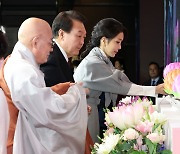 尹대통령, 불교 신년대법회 첫 참석…“사회의 따뜻한 등불”