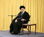이란 최고지도자, ‘반정부 시위대’ 포함 대규모 사면