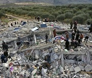 [속보] "튀르키예 지진 여파 시리아 사망자 783명으로 늘어"