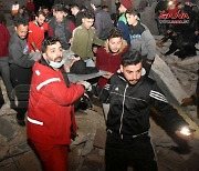 [속보] 튀르키예 지진 사망 3800명으로…부상자도 1만8000명 육박