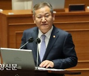 탄핵안, 국회 건너도…여 법사위원장·헌재 심판 ‘첩첩산중’