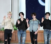 'BTS 동생그룹' TXT, 미 빌보드 200 정상 올랐다…K팝서 다섯 번째