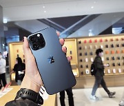 “신형 아이폰,15만원 가격 내린다” 콧대 높은 애플 웬일인가 했더니…또 중국만