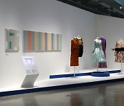 최초 양장점 '은좌옥' 디자이너 고 최경자 선생 작품 전시하는 서울공예박물관