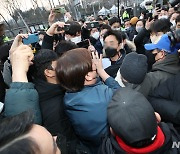 서울시, 8일까지 '분향소 철거' 2차 통보…"온정만으로 방치 안 돼"