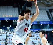 오세근, KBL 13호 3,000 리바운드 달성 [포토]