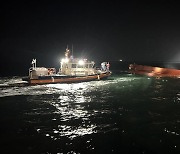 청보호, 크레인선에 고정…인양 준비 작업 착수