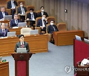 답변하는 한동훈 법무부 장관