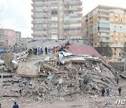 튀르키예 대지진에 시민들 "충격에 잠 못잤다…실종자 빨리 구조되길"