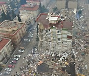 처참한 건물 붕괴 현장…튀르키예 지진