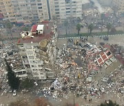 튀르키예 동남부 카흐라만마라스에서 건물 붕괴