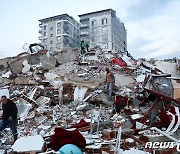 규모 7.8 강진에 무너져 내린 건물들
