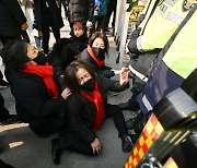 [사설] 애도조차 봉쇄하는 서울시, 법 집행 앞서 대화로 풀라