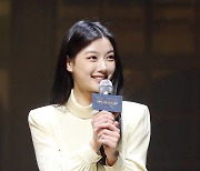 [포토]김유정, 첫 연극도전에도 환한 미소