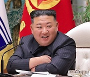김정은 “전쟁태세 완비, 무적 군사력”…37일만 공개석상
