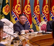 北김정은, 37일 만에 공개행보…당중앙군사위서 ‘전쟁준비태세’ 강조