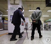 “무임승차 연령 70세로 올립니다”...이곳서 전국 최초로 시행