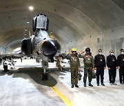 ‘전투기 격납’ 지하 공군기지 공개한 이란...적대국 겨냥한 듯