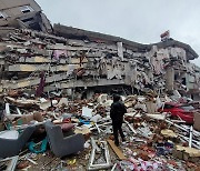 튀르키예 지진 사망 3천672명…리라화 한때 사상 최저치