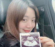 '차쿤♥' 송채윤, 결혼 한 달 만에 임신 "귀여운 새 생명, 딸이래요"