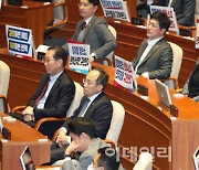 [포토]'이상민 장관 탄핵안 투표 기다리는 박진-추경호-권영세'