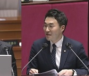 한동훈-김남국, '검사 신상공개법' 두고 날선 신경전