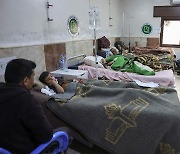 시리아 병원 완전히 포화 상태…"국경 닫으면 죽는다" 호소
