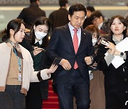 답변하는 김기현 의원